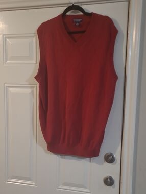 Roundtree & Yorke Sweater Vest Size Large NWOT